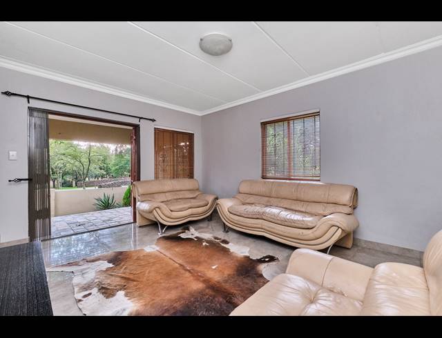 2 BEDROOM TOWNHOUSE FOR SALE IN RUIMSIG